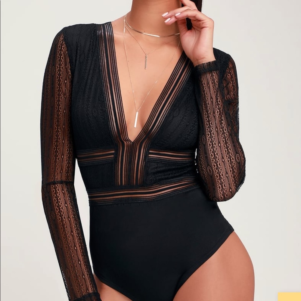 Lulu’s Casita Black Sheer Lace Long Sleeve Bodysuit Size M